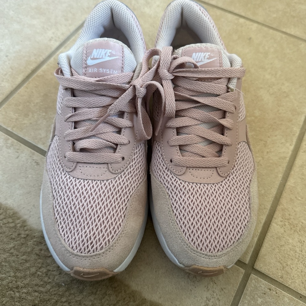 Nike Women's air max Pink Sneakers
